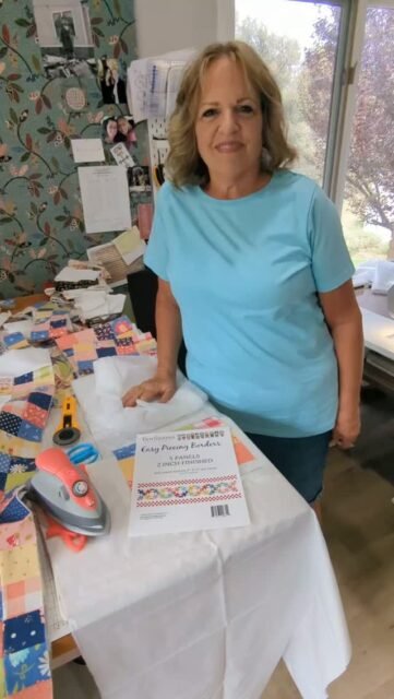 Make EASY scrappy borders with EasyPiecing Border panels from Tensisters!
#easypiecinggrid #scrappyquilt #lookshardbutsoeasy